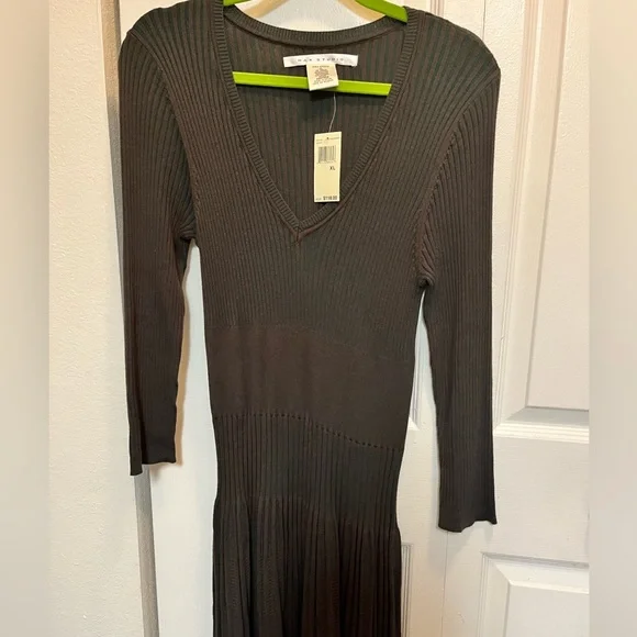 MAX Studio V-Neck Cotton Blend T Shirt